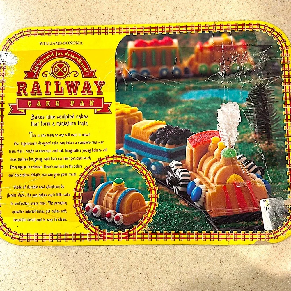 Williams Sonoma Railway / Train Cake Pan by Nordic Warr